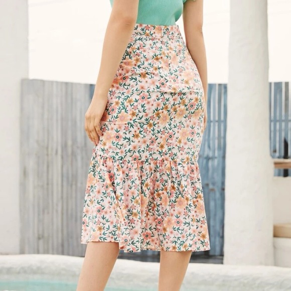 Women skirt - Picture 2 of 2